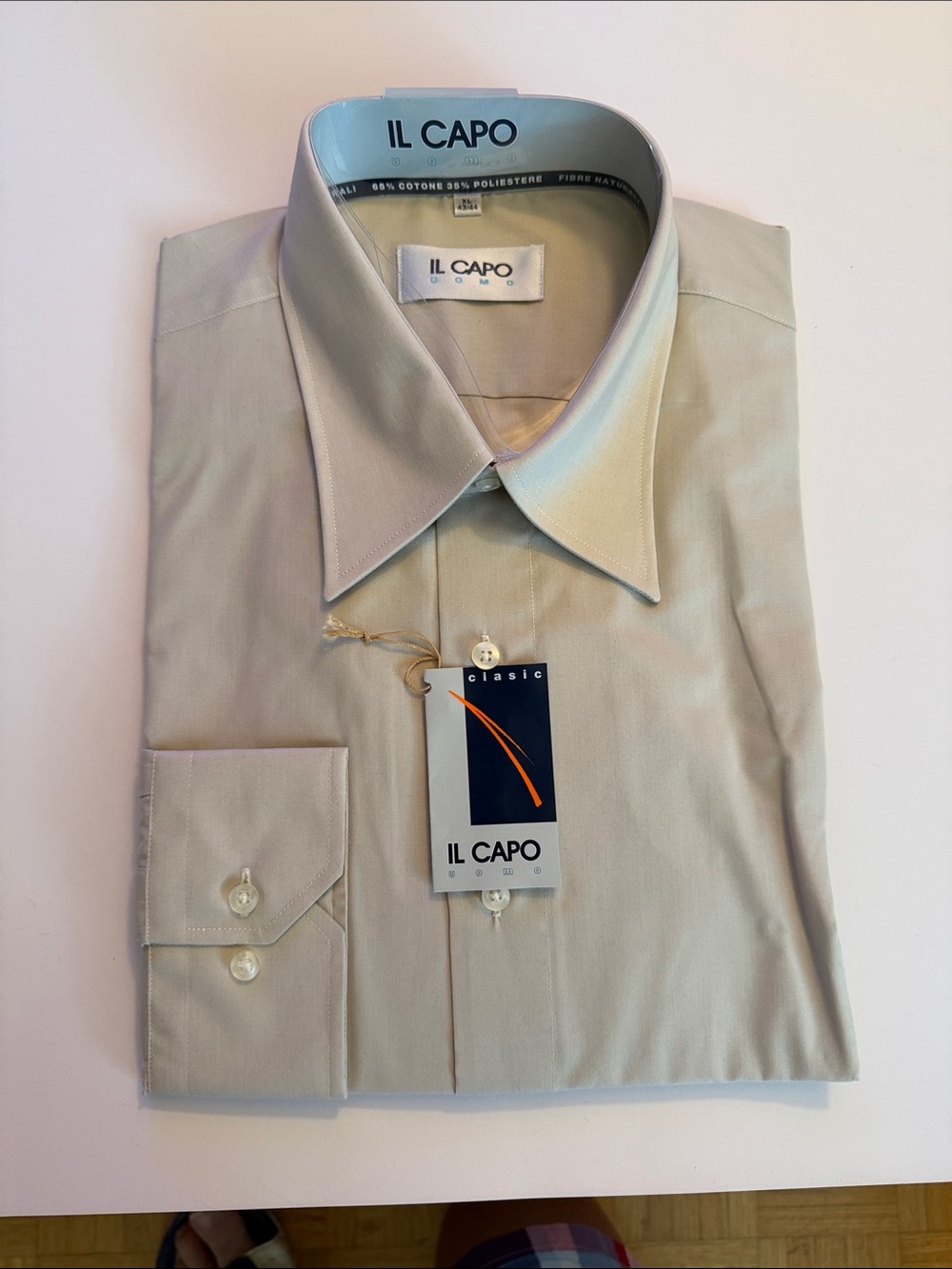 Men's Classic Beige Dress Shirt, SIZE XL(43/44),
65% Cotton, 35% POLIESTER